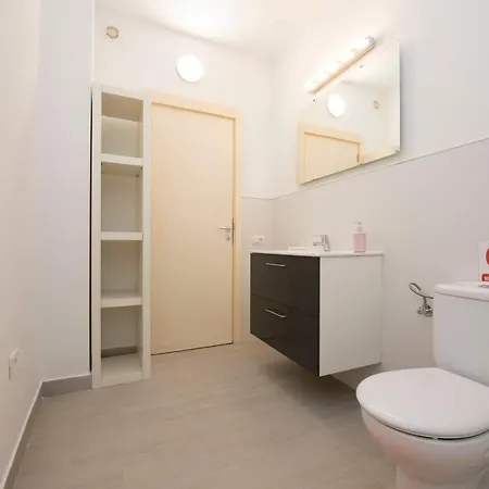 Hauzify I Celeste Apartment